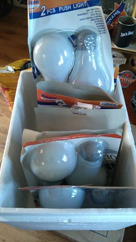 Box of light bulbs - no reserve